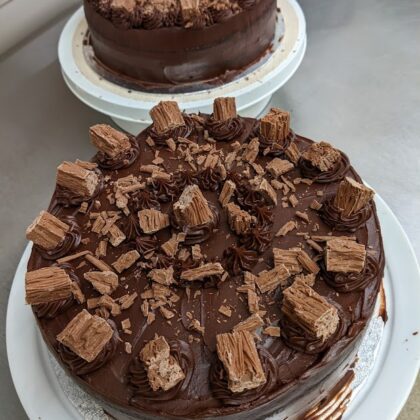 Flake Chocolate Fudge Cake